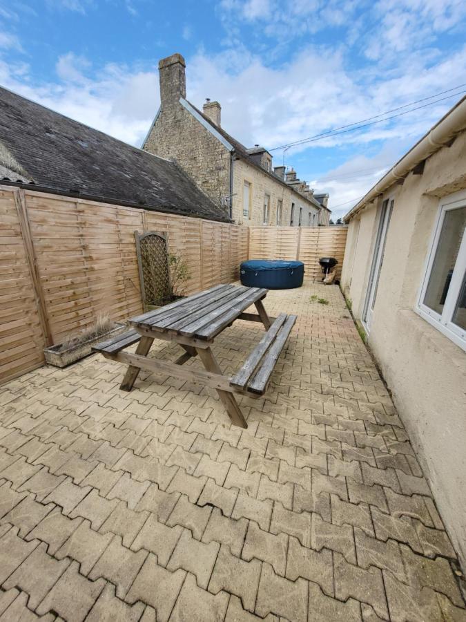 Beau Chalet 6 Personnes Avec Jacuzzi Tilly-sur-Seulles Buitenkant foto
